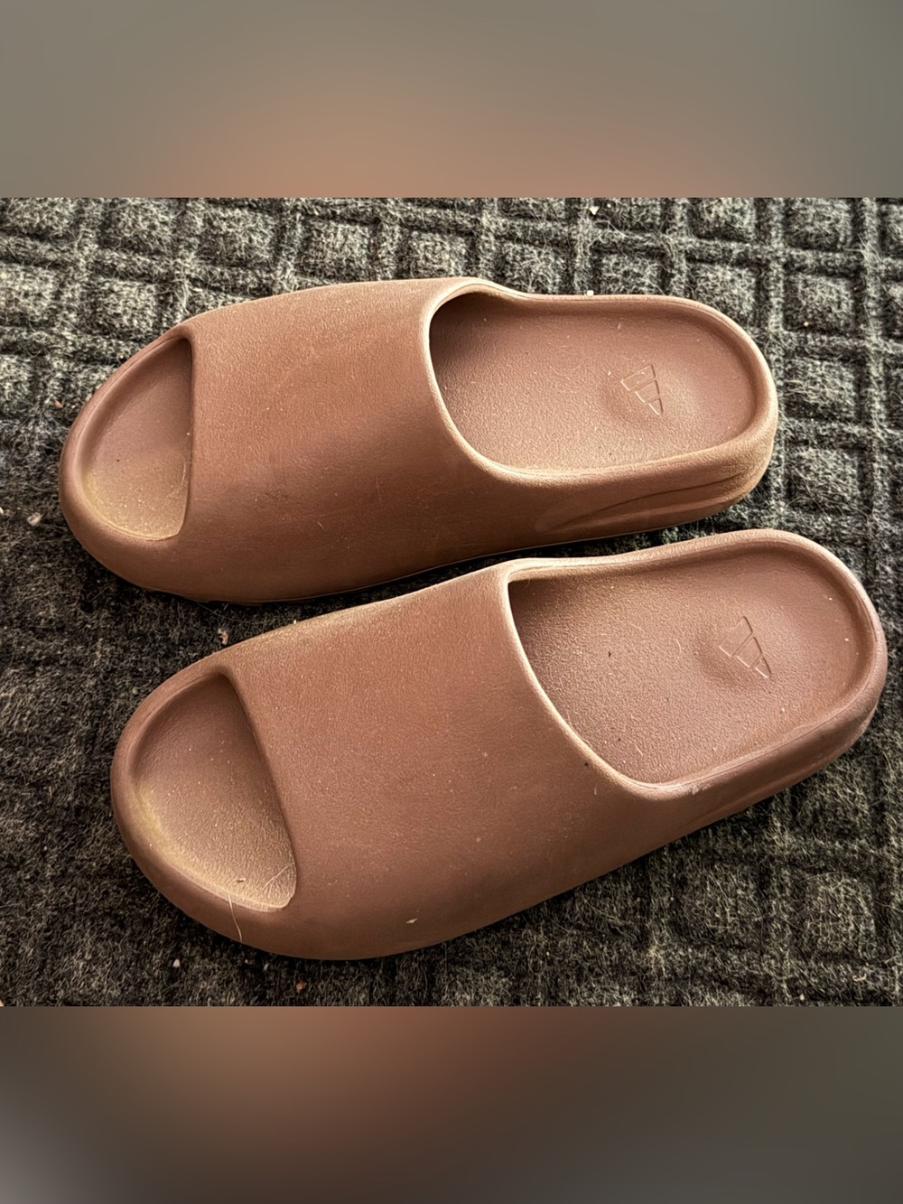 Yezzy slide